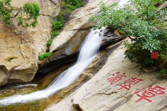 小红帽的冒险之旅